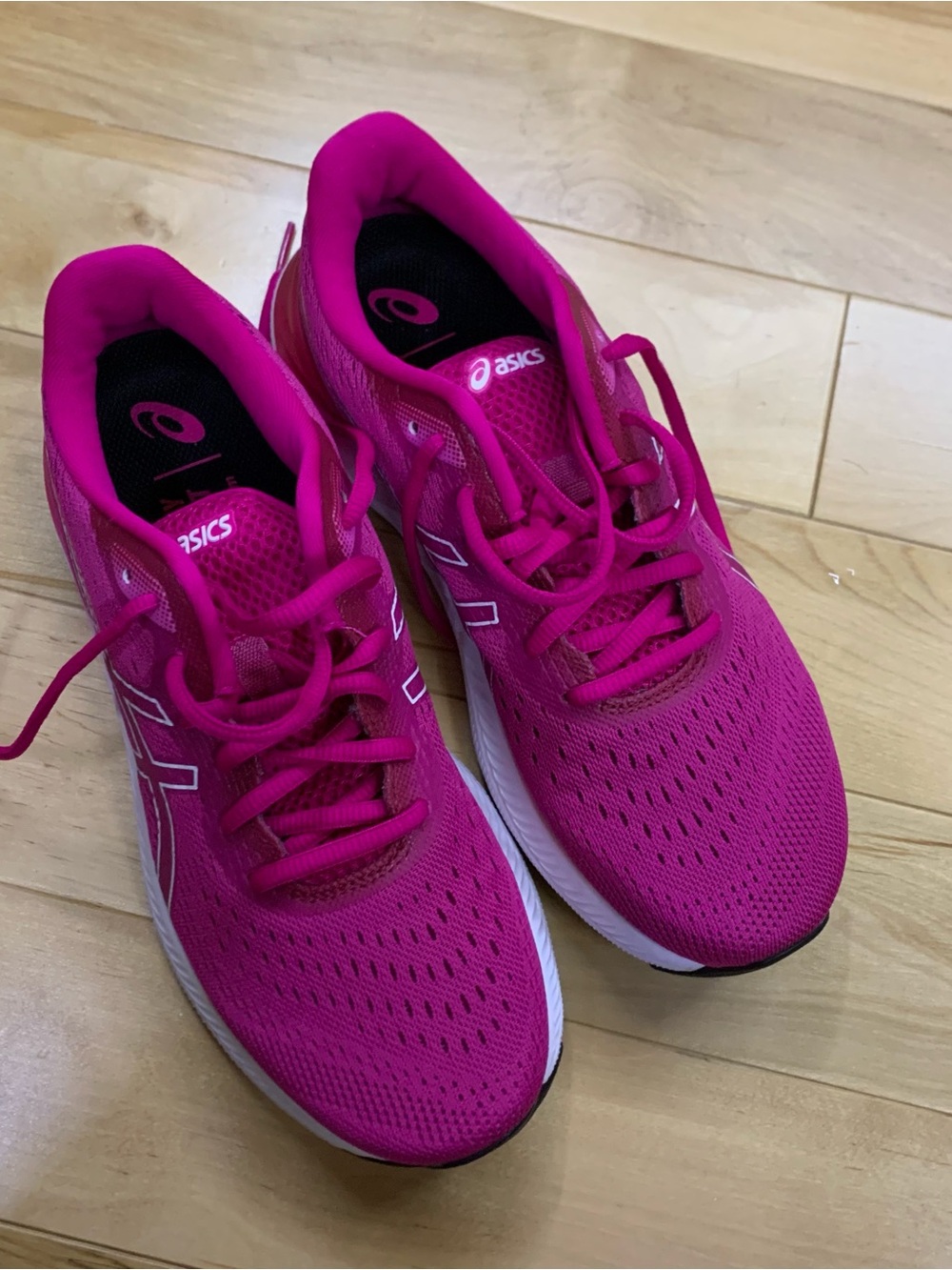 ASICS Women's Gel Excite running shoes, NWOT, Size US 8, Pink